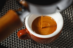 Świeżo parzona kawa espresso