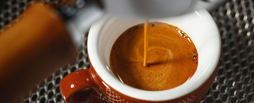 Świeżo parzona kawa espresso