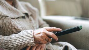 objaw demencji można zauważyć podczas oglądania tv
