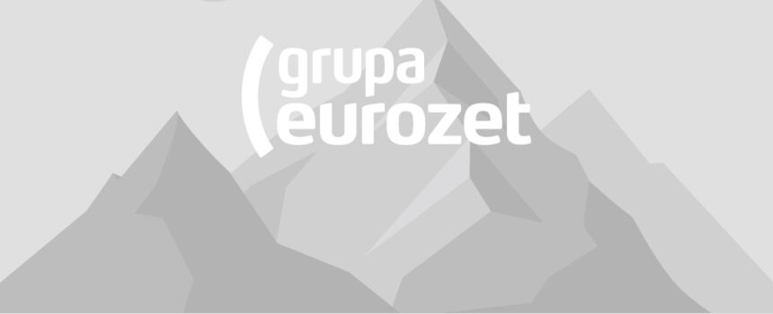 Para w łóżku