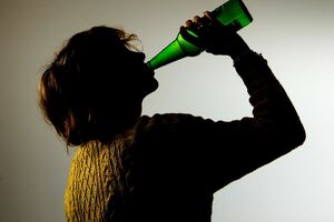 Zakażenie wirusem HCV najczęściej przebiega bez wyraźnych objawów