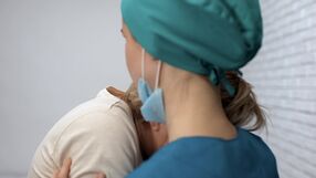 Jak rozmawiać z chorym? Powtsała lista zakazanych zwrotów