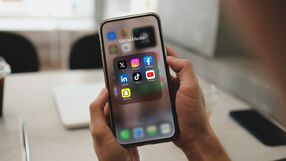 Korzystanie z social mediów w pracy