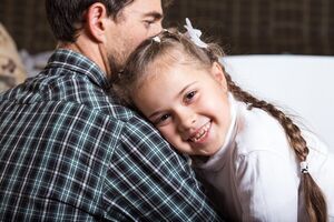 Nieobecny emocjonalnie ojciec: 7 skutków w dorosłym życiu