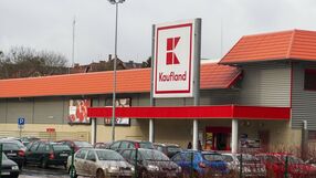Parking przed sklepem Kaufland