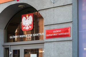 Wysokie poziomy migracji ołowiu i kadmu w popularnych kubkach. GIS ostrzega