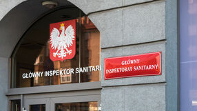 Wysokie poziomy migracji ołowiu i kadmu w popularnych kubkach. GIS ostrzega