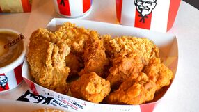 Wraca wtorkowy kubełek w KFC. Ile ma kalorii?