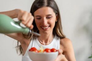 Eksperci wybrali "najlepszą dietę na 2025 rok". Wydłuża życie i obniża ryzyko chorób