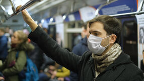 Pandemia: co wpłynęło na wzrost zachorowań. 
