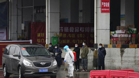 Eksperci z WHO w Wuhan