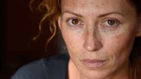 Co boli przy menopauzie? Objawy, które mogą Cię zaskoczyć