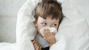 Grypa coraz większym zagrożeniem. Eksperci: szczepmy dzieci
