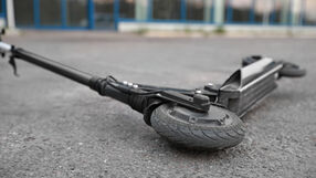 Wypadek na elektrycznej hulajnodze