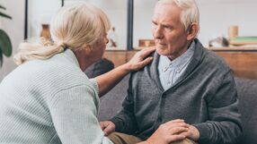 Mężczyzna chory na Alzheimera
