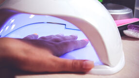 Manicure hybrydowy przyczyną raka skóry?