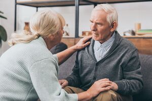Mężczyzna chory na Alzheimera