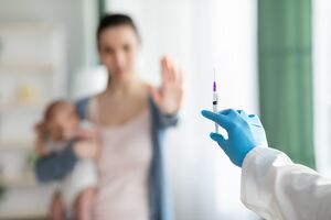 Rodzice odmawiają szczepienia dzieci. MZ ostrzega