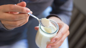 Jogurt naturalny a grecki - który lepszy?
