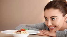 Czy można przytyć od patrzenia na jedzenie? Badanie